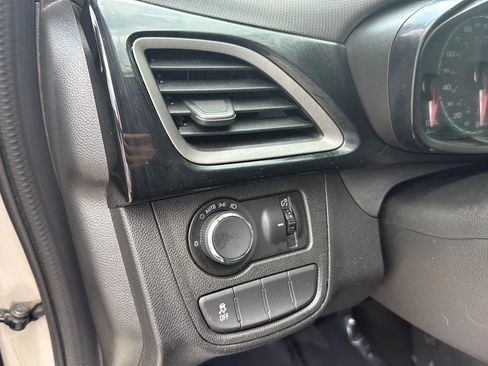 Used 2021 Chevrolet Spark LT FWD image 29