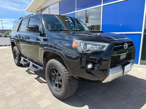 Used 2023 Toyota 4Runner TRD Off-Road Premium w/ Moonroof Package AWD/4WD image 2