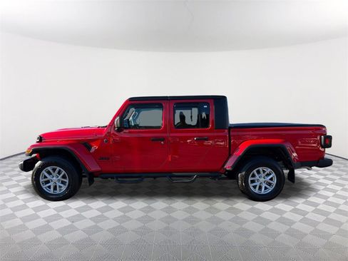 Used 2023 Jeep Gladiator Sport image 8