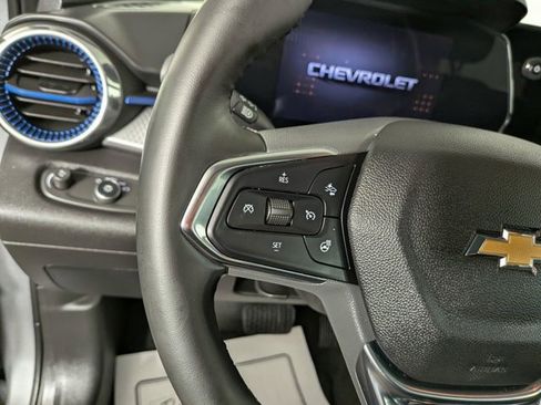 Certified 2025 Chevrolet Trax LT w/ LT Convenience Package FWD image 19