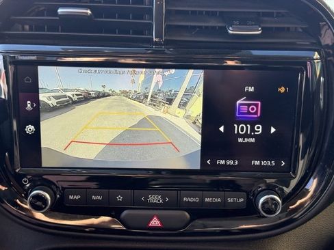 Certified 2022 Kia Soul S image 21