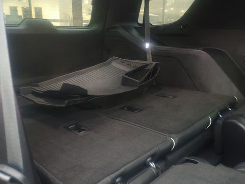 Used 2023 Cadillac Escalade Sport w/ LPO, ONYX Package image 15