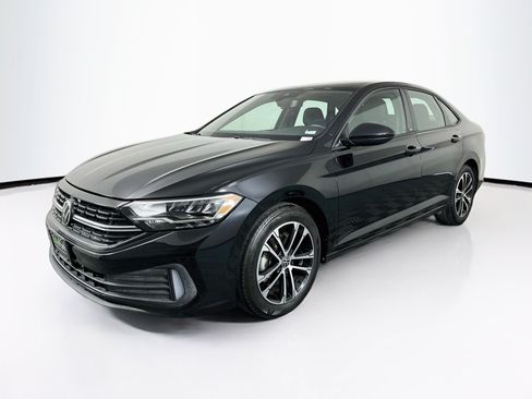 Used 2024 Volkswagen Jetta Sport FWD image 3