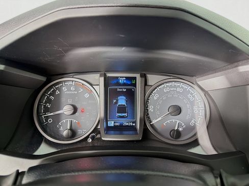 Used 2023 Toyota Tacoma TRD Off-Road AWD/4WD image 18