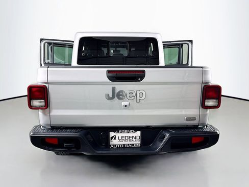 Used 2023 Jeep Gladiator Overland AWD/4WD image 29