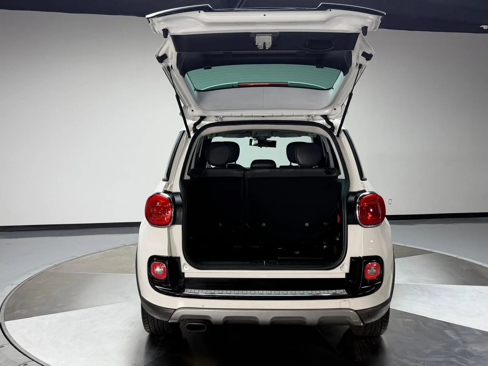 Used 2017 FIAT 500L Trekking FWD image 9