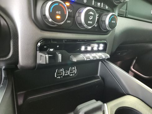 Used 2020 RAM 1500 Laramie w/ Sport Appearance Package AWD/4WD image 28