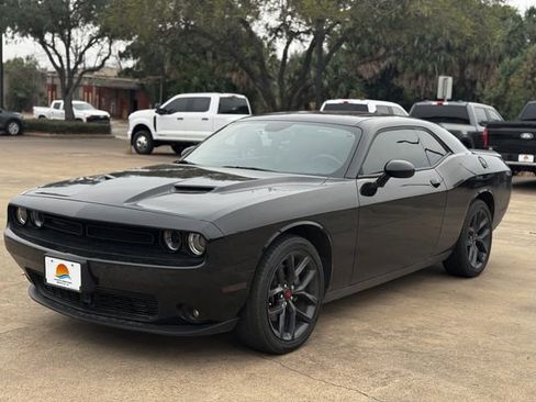 Used 2023 Dodge Challenger SXT w/ Plus Package image 2