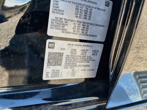 Used 2025 GMC Sierra 1500 SLT w/ SLT Premium Plus Package AWD/4WD image 34