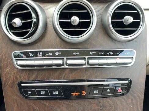 Used 2020 Mercedes-Benz GLC 300 4MATIC image 10
