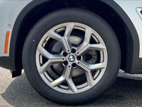 Used 2021 BMW X4 xDrive30i w/ Executive Package AWD/4WD image 11