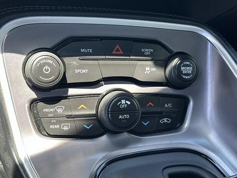 Used 2021 Dodge Challenger SXT RWD image 21