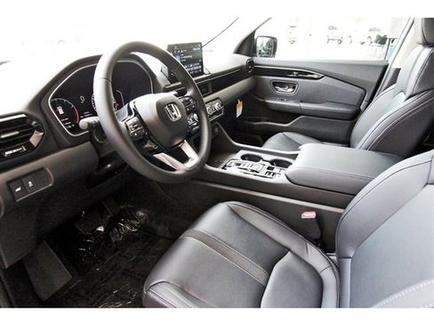 New 2025 Honda Pilot Touring image 12