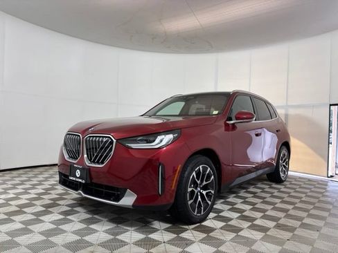 Used 2025 BMW X3 xDrive30i w/ Premium Package AWD/4WD image 3