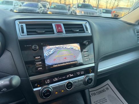 Used 2017 Subaru Outback 2.5i Premium image 23