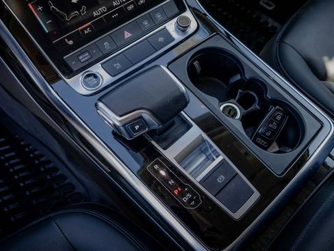 Used 2022 Audi Q7 3.0T Premium w/ Convenience Package image 28