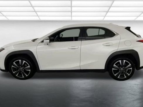Used 2021 Lexus UX 200 w/ Accessory Package (Z2) FWD image 5