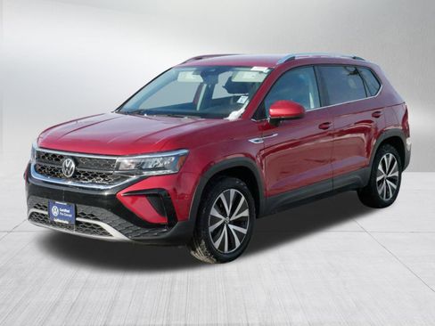 Used 2022 Volkswagen Taos SE image 3