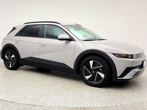 Used 2025 Hyundai Ioniq 5 SEL image 3