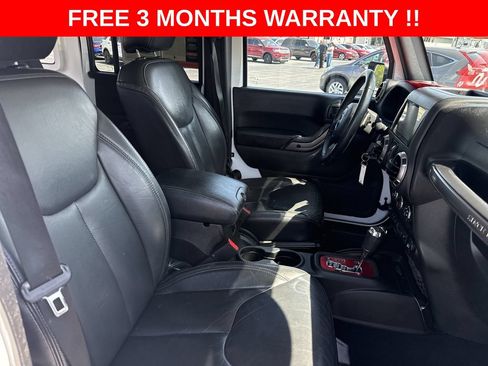 Used 2018 Jeep Wrangler Unlimited Sahara AWD/4WD image 22