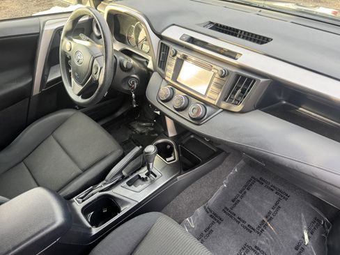 Used 2016 Toyota RAV4 LE image 19