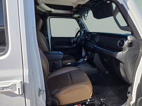 Certified 2020 Jeep Wrangler Unlimited Sahara w/ Safety Group image 19