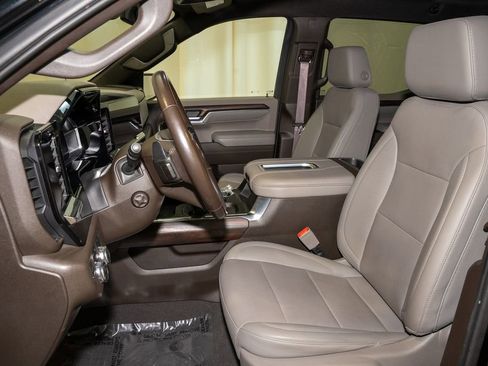 Used 2022 GMC Sierra 1500 SLT w/ SLT Premium Plus Package image 10