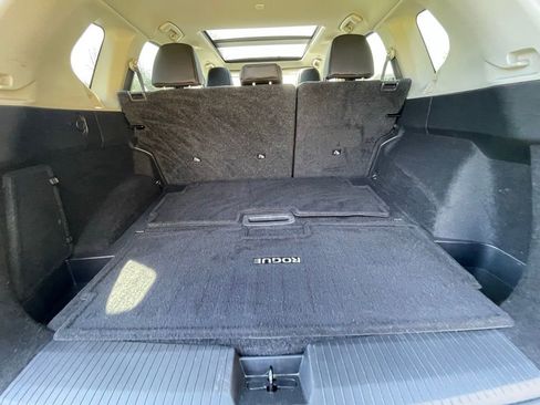 Used 2023 Nissan Rogue SL image 17