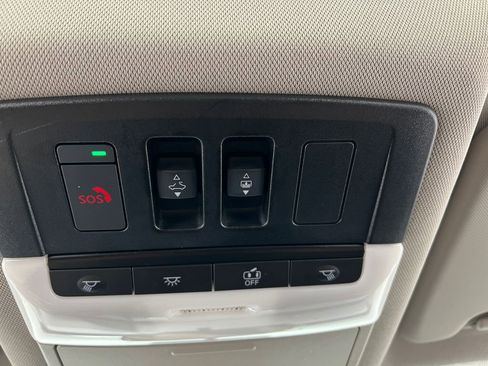 Used 2024 Nissan Rogue SV w/ SV Premium Package image 23