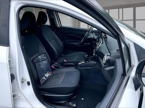Used 2020 Nissan Versa S FWD image 8