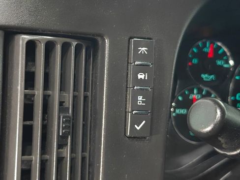 Used 2017 GMC Savana 2500 image 8