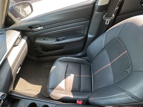 Used 2021 Nissan Altima 2.5 SR w/ SR Premium Package FWD image 11