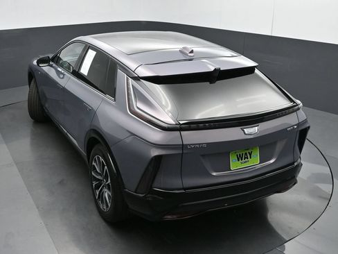 Used 2024 Cadillac Lyriq Sport AWD/4WD image 40