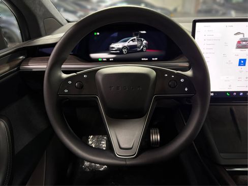 Used 2025 Tesla Model X AWD/4WD image 15