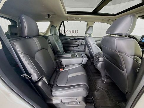 Used 2025 Honda Pilot Touring image 34