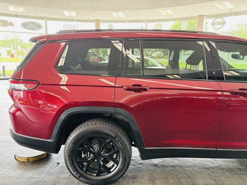 Used 2024 Jeep Grand Cherokee L Altitude AWD/4WD image 6
