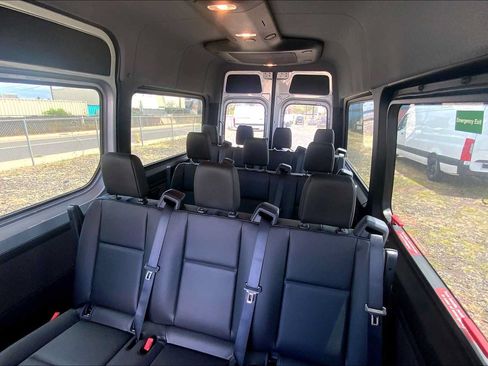 Used 2025 Mercedes-Benz Sprinter 2500 image 8