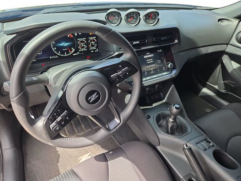 Used 2025 Nissan Z Sport w/ Floor Mat Package RWD image 9