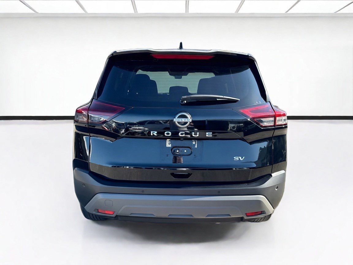 Used 2023 Nissan Rogue SV FWD image 5