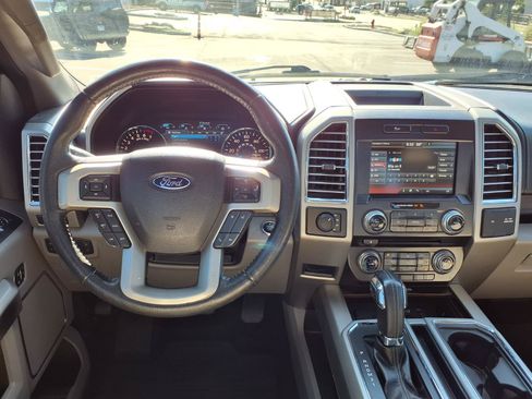 Used 2015 Ford F150 Lariat w/ Equipment Group 502A Luxury AWD/4WD image 5