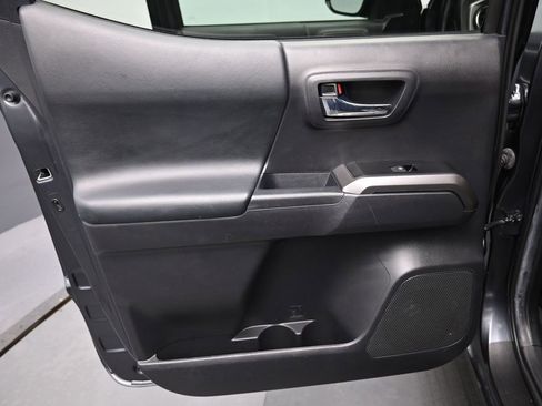 Used 2022 Toyota Tacoma Limited w/ Nightshade Package image 31