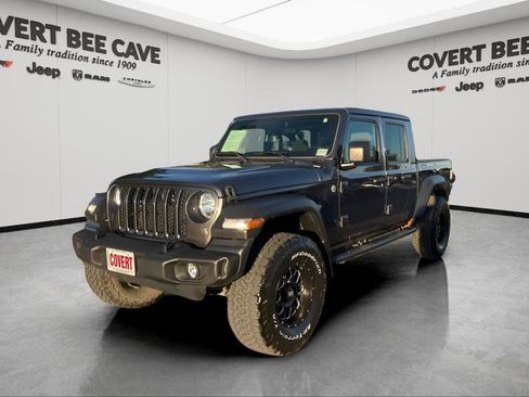 Used 2020 Jeep Gladiator Sport w/ Quick Order Package 23S image 3