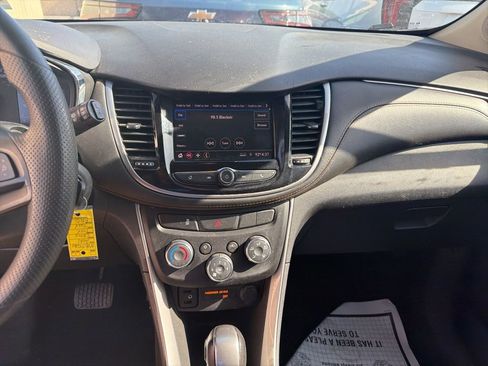 Used 2021 Chevrolet Trax LT AWD/4WD image 24