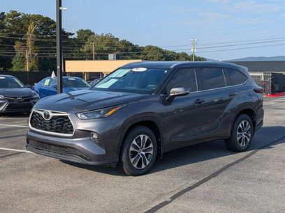 Used 2024 Toyota Highlander XLE