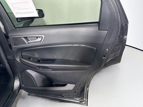 Used 2020 Ford Edge ST-Line FWD image 30