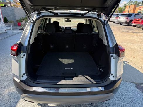 Used 2023 Nissan Rogue SV FWD image 5