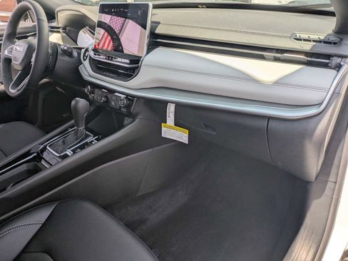 New 2025 Jeep Compass Limited w/ Sun & Sound Group image 36