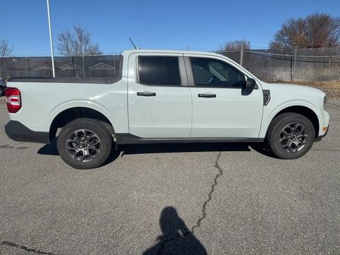 Used 2022 Ford Maverick XLT image 2