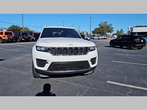 Used 2024 Jeep Grand Cherokee Laredo w/ Trailer Tow Package image 20