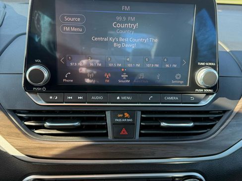 Used 2024 Nissan Altima 2.5 SV image 15